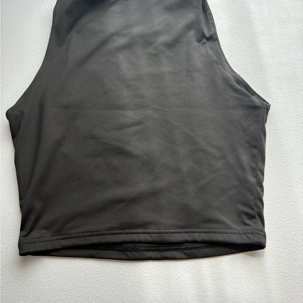 ReoRia Black Tank Top Essential - Picture 3 of 4